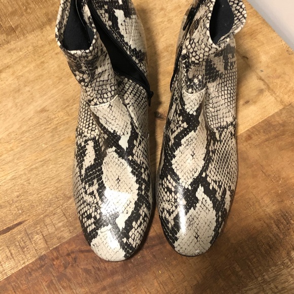 PU SNAKE print ankle Boot - Picture 2 of 5